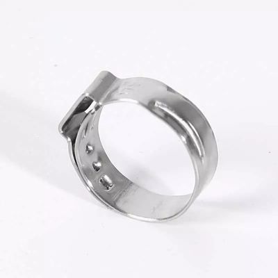 Sistema di misurazione metrica Clampada a tubo senza passo a un orecchio per accessori idraulici Pex ZINC Finish JIS Standard