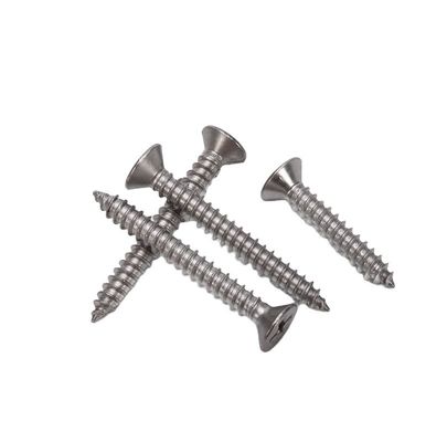 Fabbricazione in cui sono utilizzati elementi di legno e di acciaio