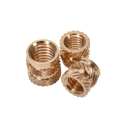 Inserto di fusione Nuccia di rame grattugiata M3 M6 Inserto in ottone per legno a foratura in ottone per grattatura del pollice