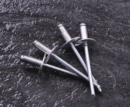 Finitura in zinco ANSI/ASME Standard Strong Fastening Force Steel Blind Pop Rivet for Metal m2.5 m3 m3.5 m4.2 m4.8 m5.5 m6.3