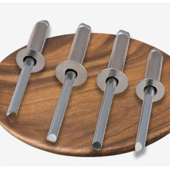 DIN Standard ST2.4 ST3.2 ST4 ST4.8 ST6.4 Rottura mandrello Rivetti ciechi in acciaio inossidabile SS304 alluminio JIS Standard